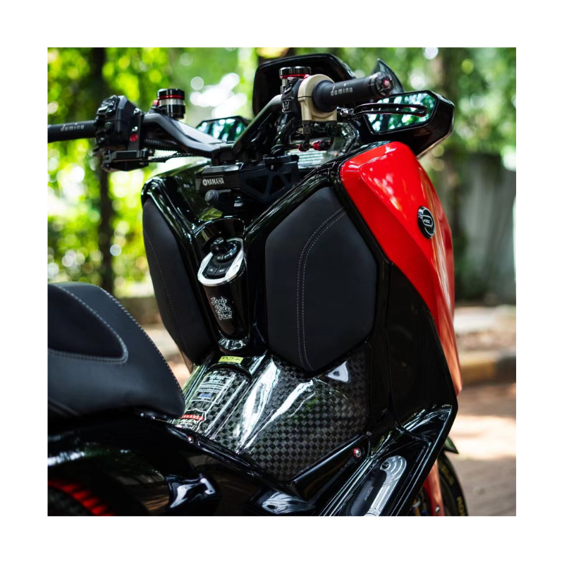 ฝาปิดช่องเก็บของแต่ง หน้าซ้าย-ขวา หุ้มหนังนุ่ม ABS สำหรับ Yamaha XMAX 300 (ปี 2023-2024) รูปที่ 7