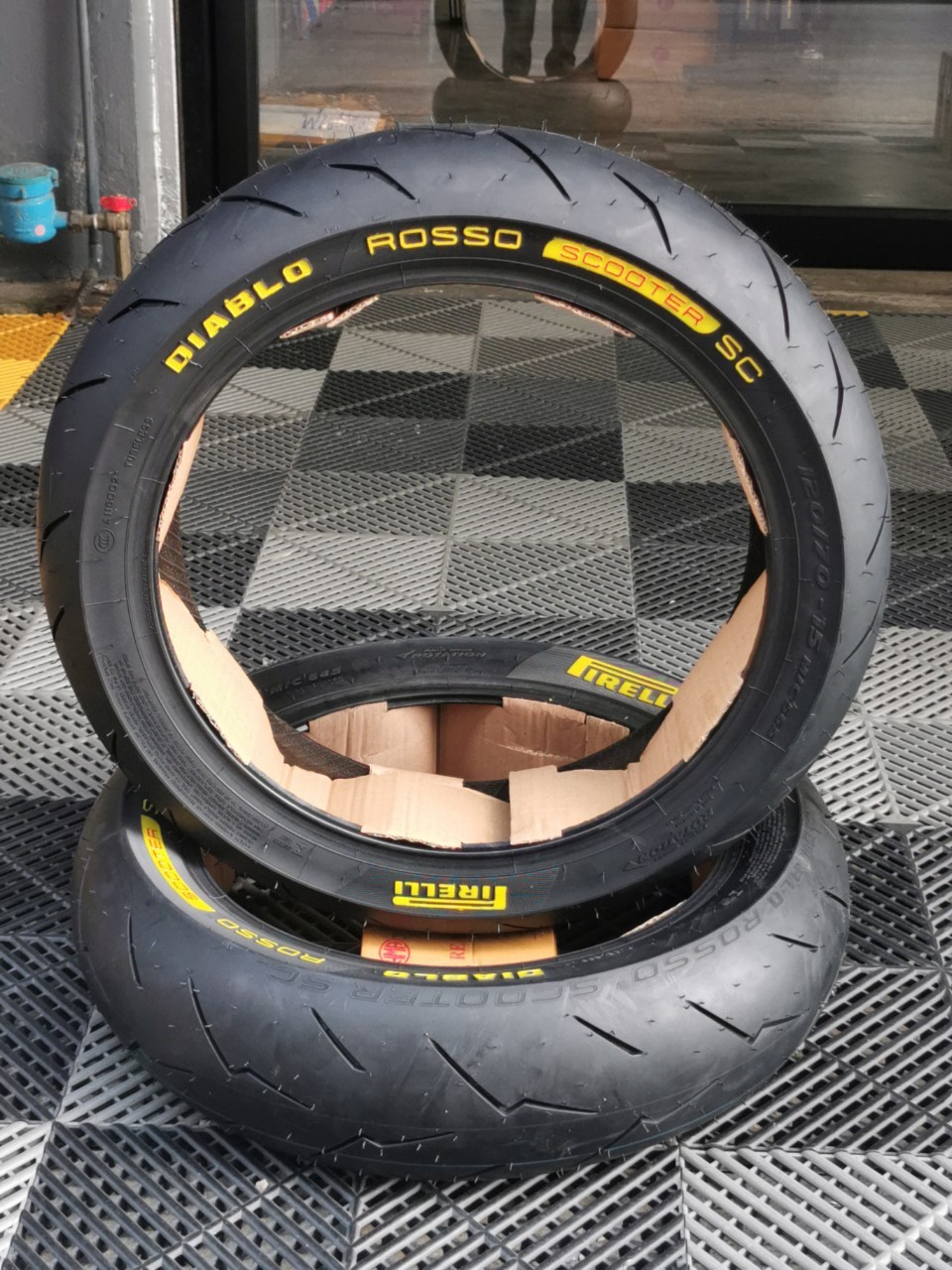ยาง Pirelli Diablo Rosso Scooter สำหรับ Forza 300/350, X-MAX 300, ADV 350 (ชุดหน้า-หลัง) รูปที่ 9