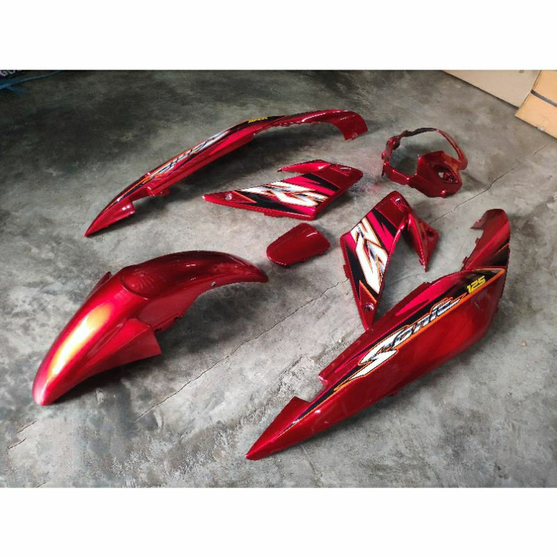 ชุดสีรถมอเตอร์ไซค์ Sonic 125 ปี 2004 สีแดงแก้ว จำนวน 7 ชิ้น