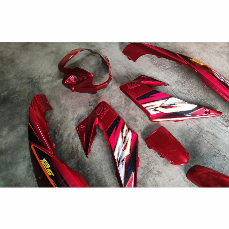 ชุดสีรถมอเตอร์ไซค์ Sonic 125 ปี 2004 สีแดงแก้ว จำนวน 7 ชิ้น รูปที่ 4